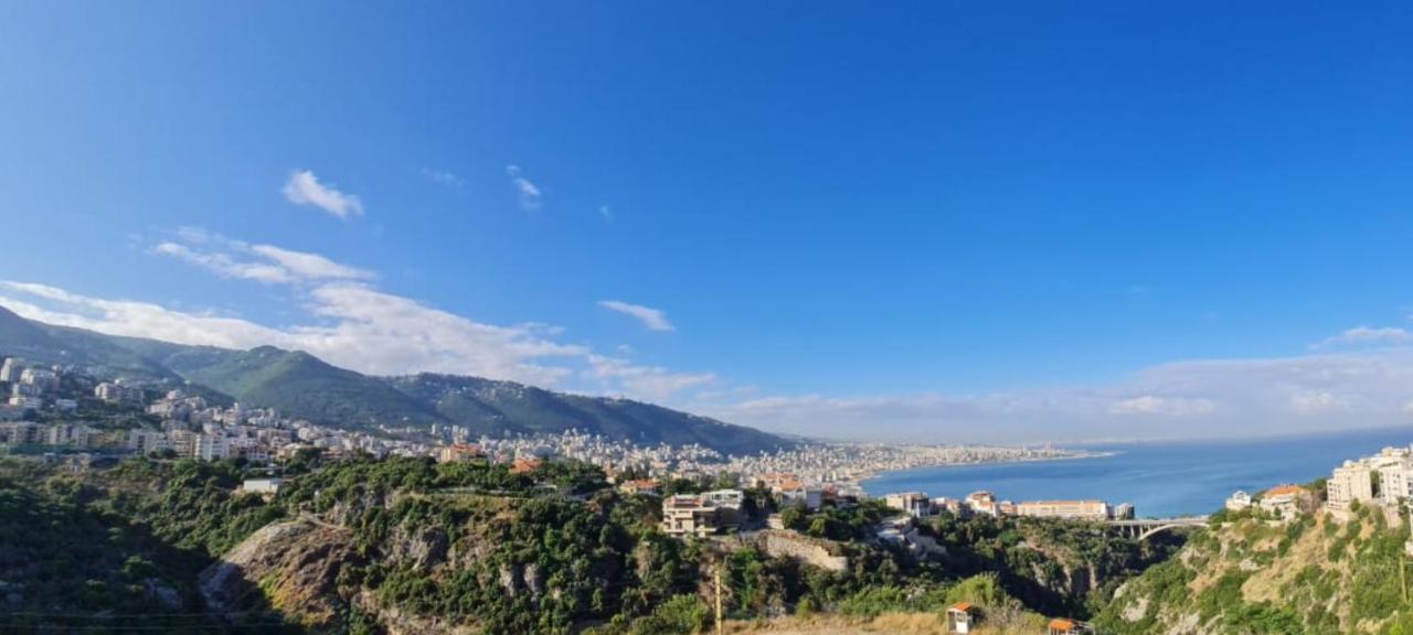 Adma Blue Screen Jounieh Bagian luar foto