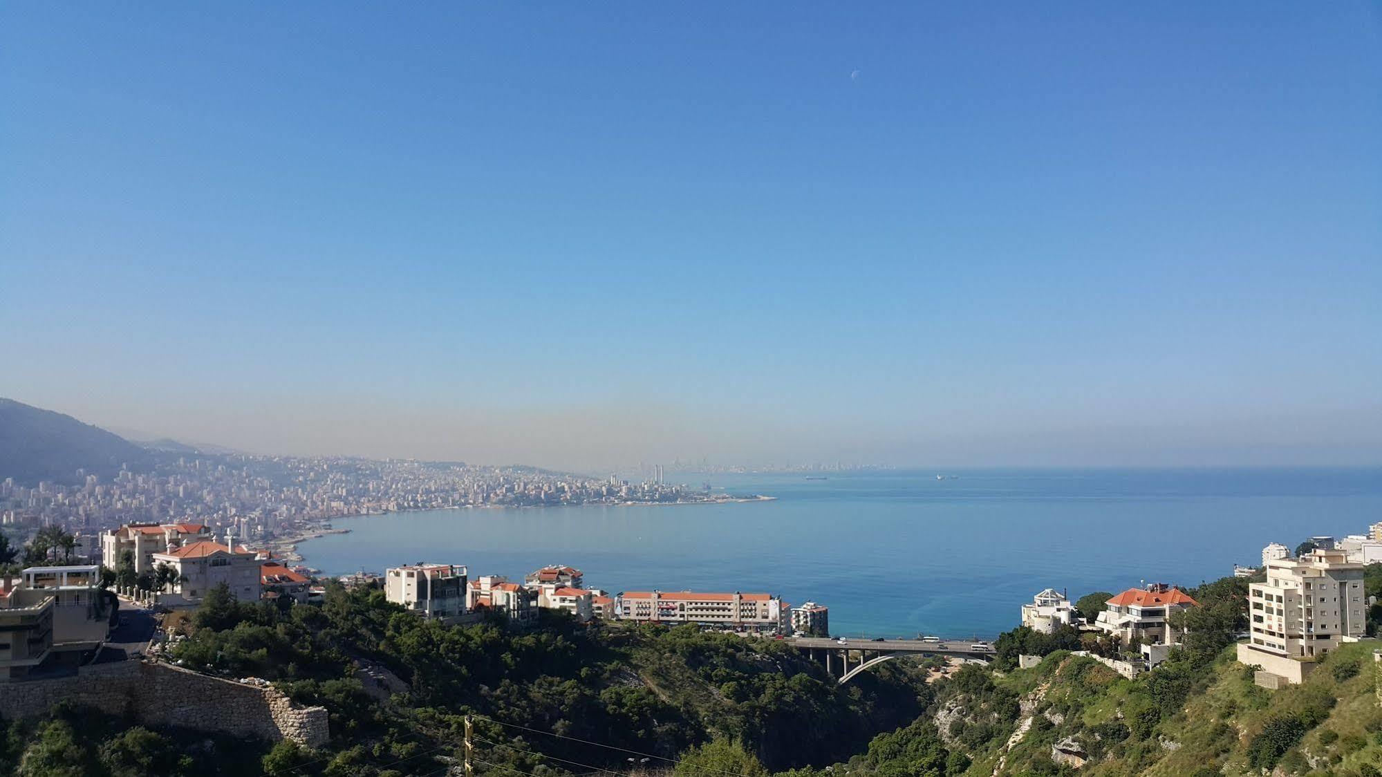 Adma Blue Screen Jounieh Bagian luar foto