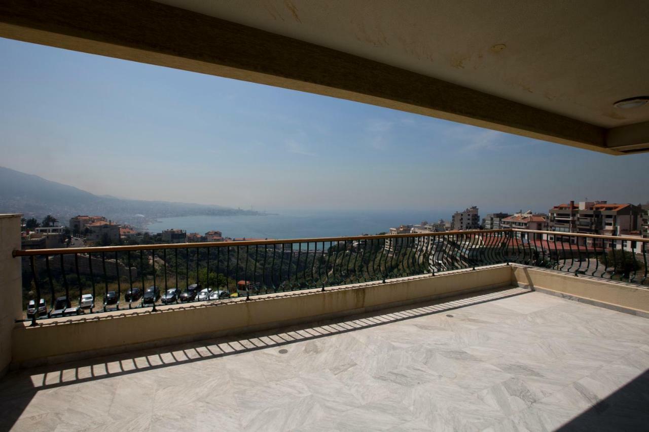 Adma Blue Screen Jounieh Bagian luar foto